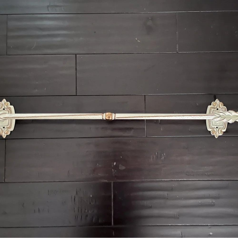 Vintage towel rack holder white and gold